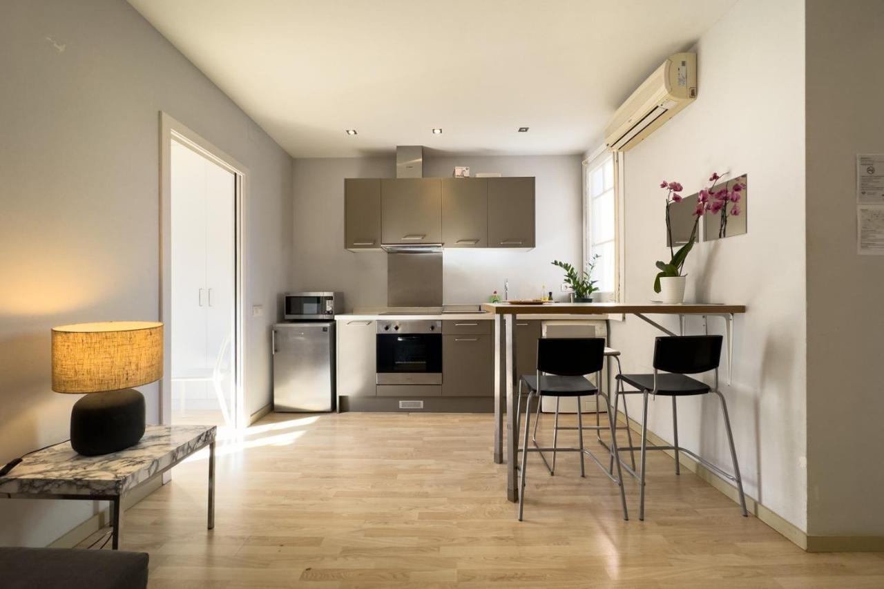 Aparteasy - Gracia Apartments Barcelona Exterior photo